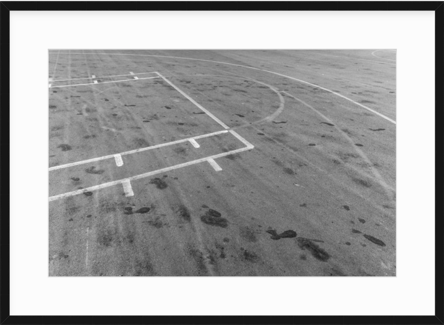 footprints (bw)