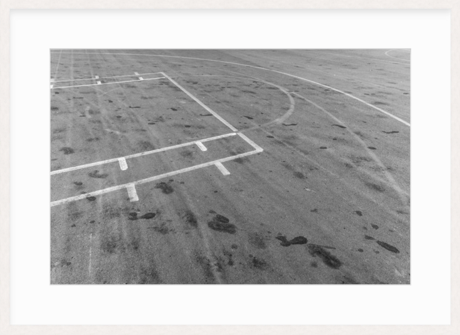 footprints (bw)