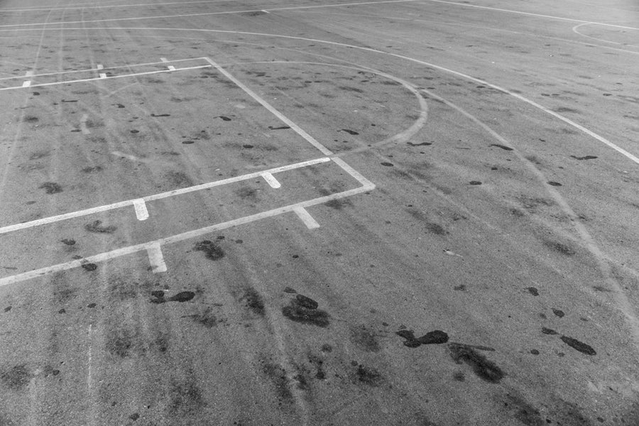 footprints (bw)